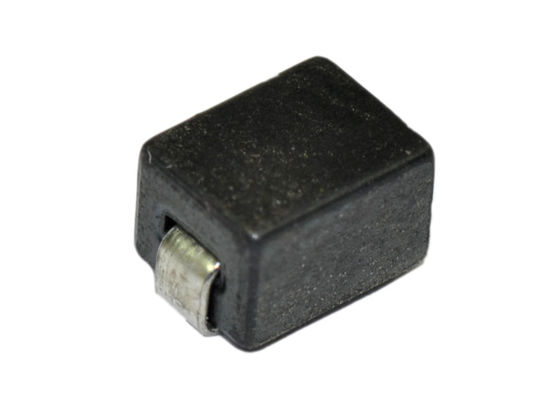 Corriente clasificada máxima 9A del soporte de ferrita de la gota del inductor de DC del ohmio superficial de la resistencia los 0.6m